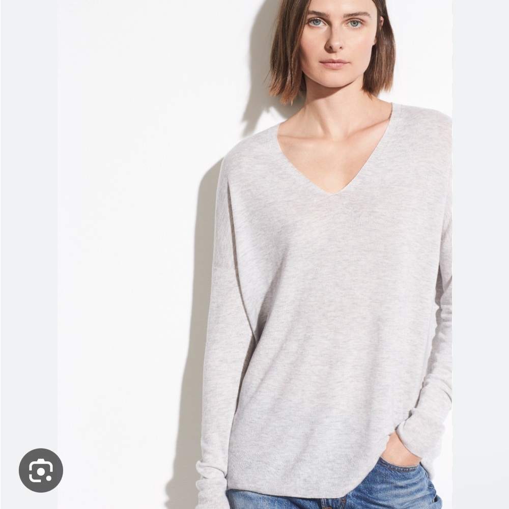 Vince Gray Printed V Neck Long Sleeve Top J9